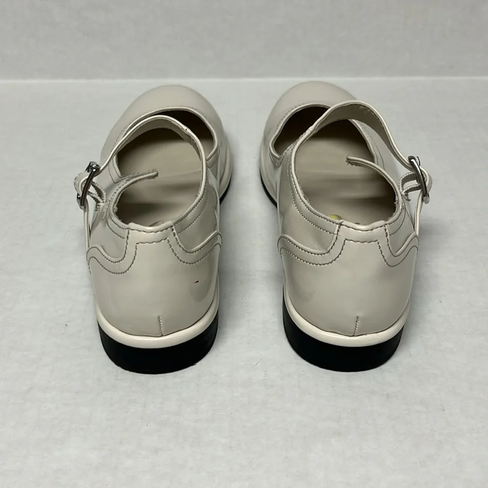 Steve Madden Jkenny off white patent leather Mary Jane dress shoe flats sz 5